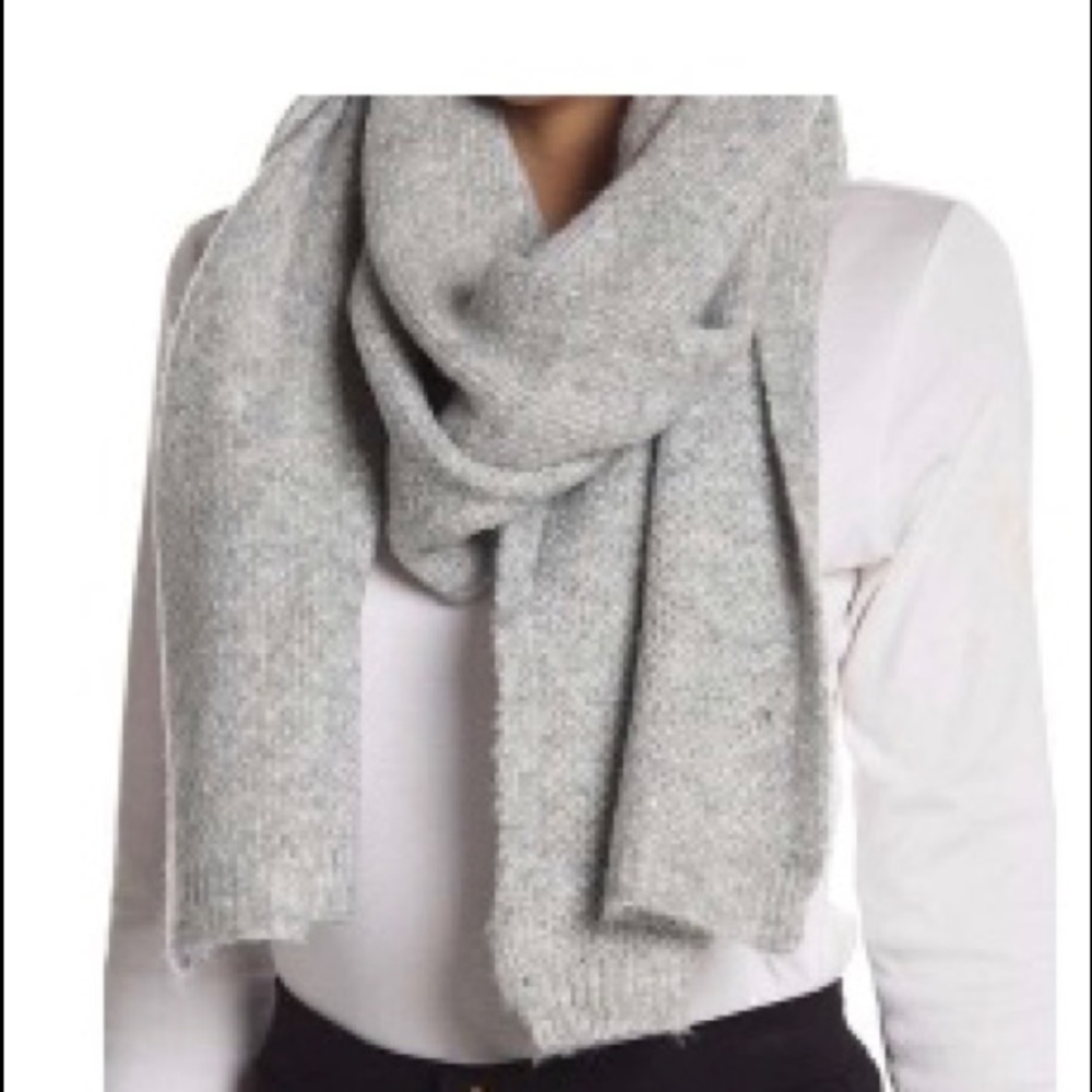 Cute grey scarf